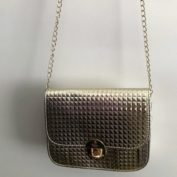 Holographic Diamond Textured Mini Chain Purse - Picture 8 of 8
